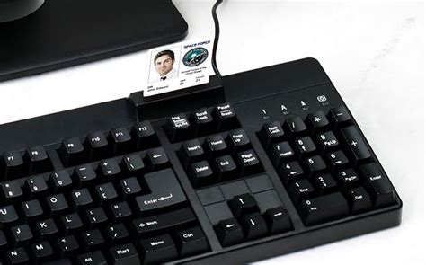 wireless keyboard with cac reader